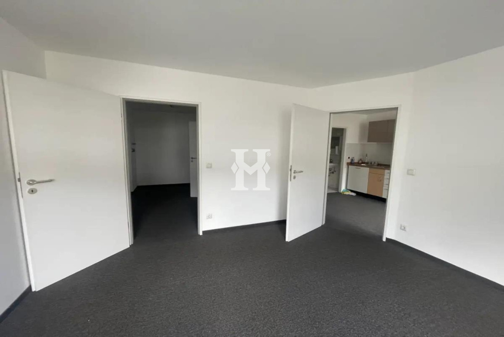 Regensburg 93047, Bayern, ,Büro Umland,Miete,14881