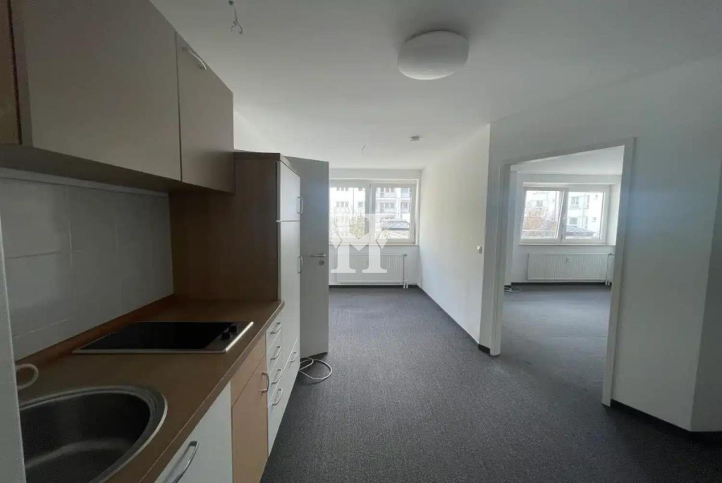 Regensburg 93047, Bayern, ,Büro Umland,Miete,14881