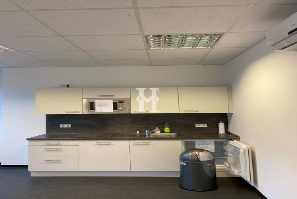 Wiesbaden 65181, Hessen, ,Büro Umland,Miete,Bahnhofstraße 27-33,7688